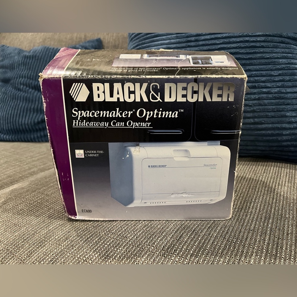 Black & Decker EC600 SpaceMaker Optima Hideaway Can Opener Under Cabinet Mount
